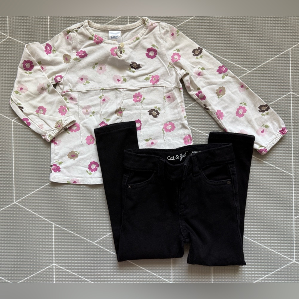 Cat & Jack|Baby girl/toddler vintage Cream Floral Long-Sleeve Top & black jeans•